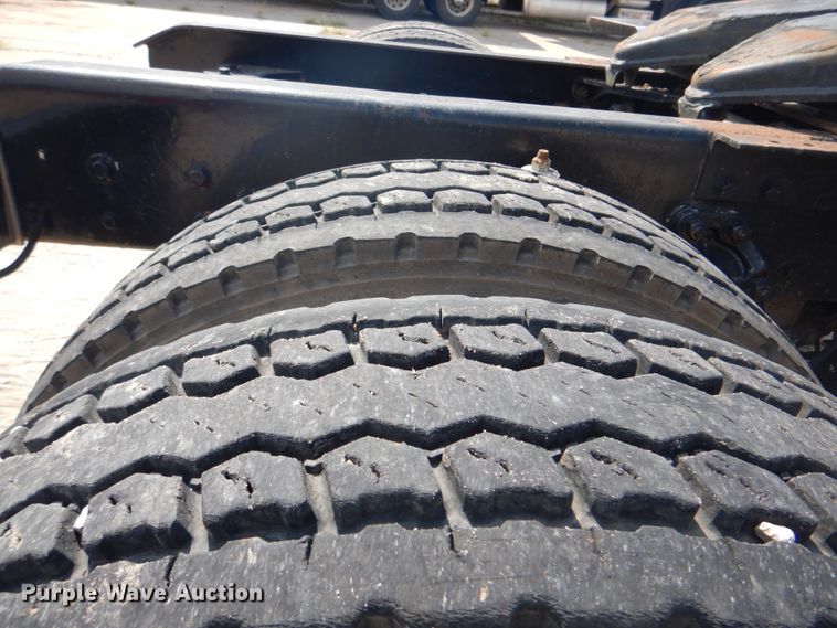 image for item DM3959 1999 Kenworth T800  semi truck