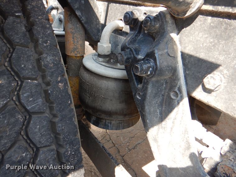 image for item DM3959 1999 Kenworth T800  semi truck