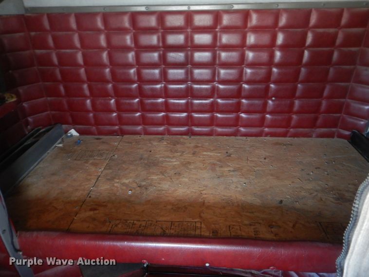 image for item DM3960 2000 Peterbilt 379  semi truck