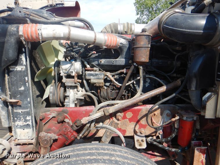 image for item DM3960 2000 Peterbilt 379  semi truck