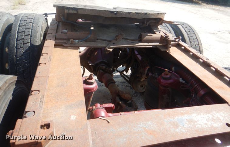 image for item DM3960 2000 Peterbilt 379  semi truck