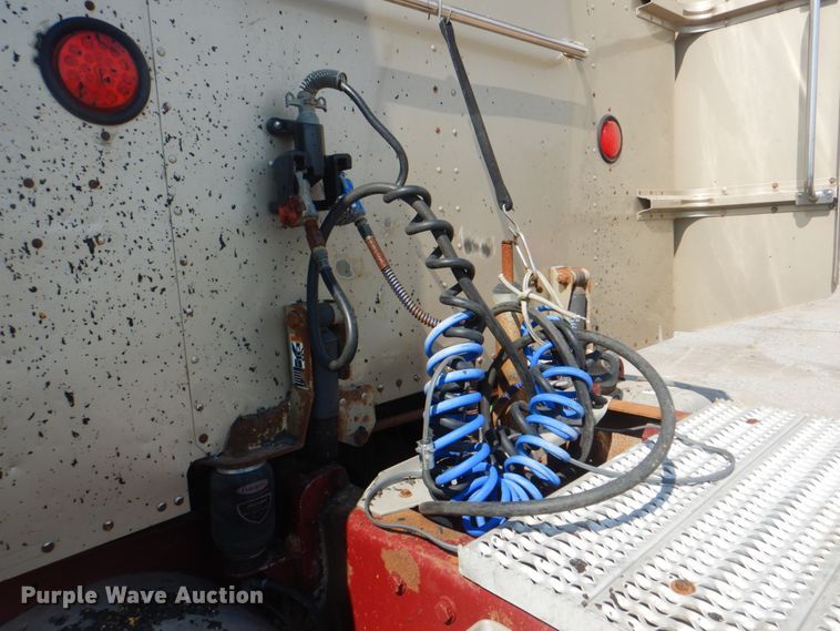 image for item DM3960 2000 Peterbilt 379  semi truck