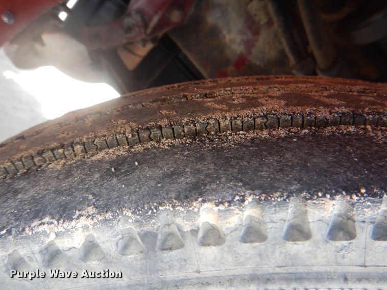 image for item DM3960 2000 Peterbilt 379  semi truck