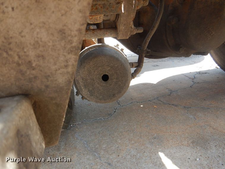 image for item DM3960 2000 Peterbilt 379  semi truck