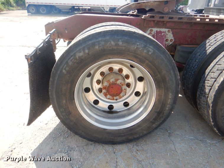 image for item DM3960 2000 Peterbilt 379  semi truck