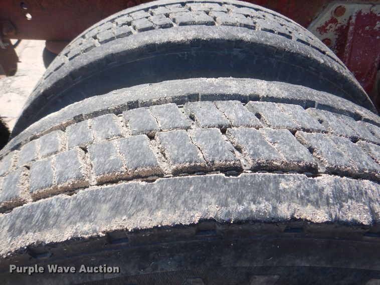 image for item DM3960 2000 Peterbilt 379  semi truck