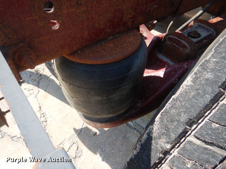 image for item DM3960 2000 Peterbilt 379  semi truck