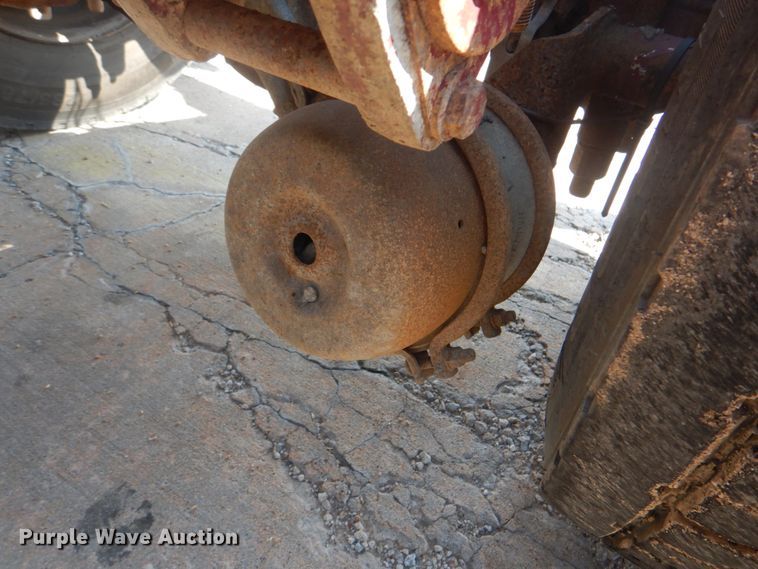 image for item DM3960 2000 Peterbilt 379  semi truck