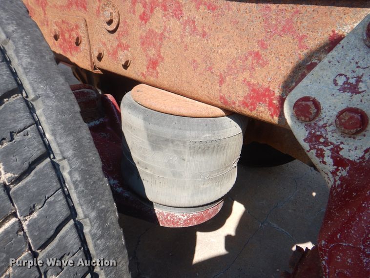 image for item DM3960 2000 Peterbilt 379  semi truck