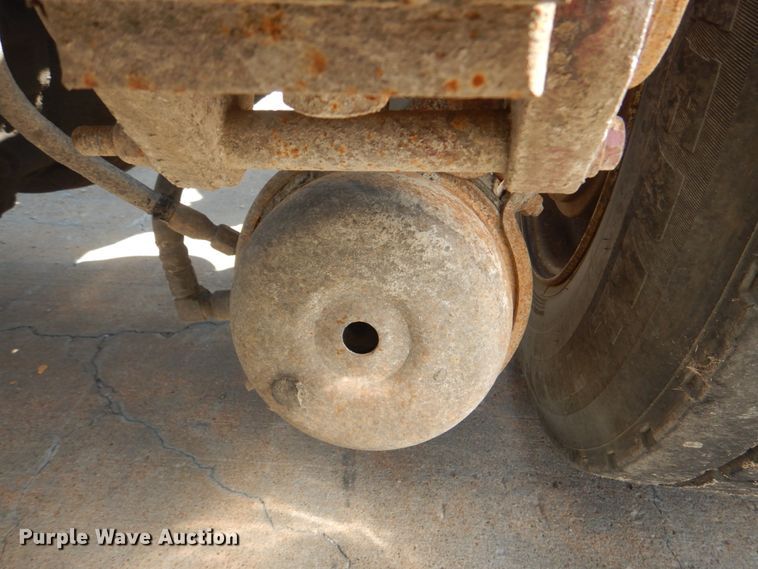 image for item DM3960 2000 Peterbilt 379  semi truck