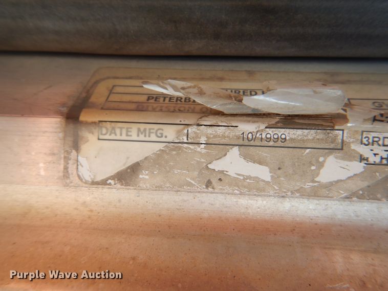 image for item DM3960 2000 Peterbilt 379  semi truck