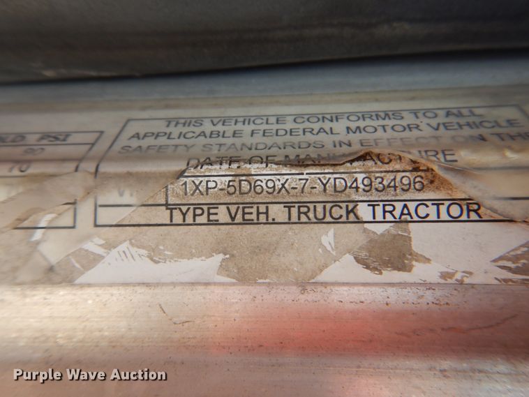 image for item DM3960 2000 Peterbilt 379  semi truck