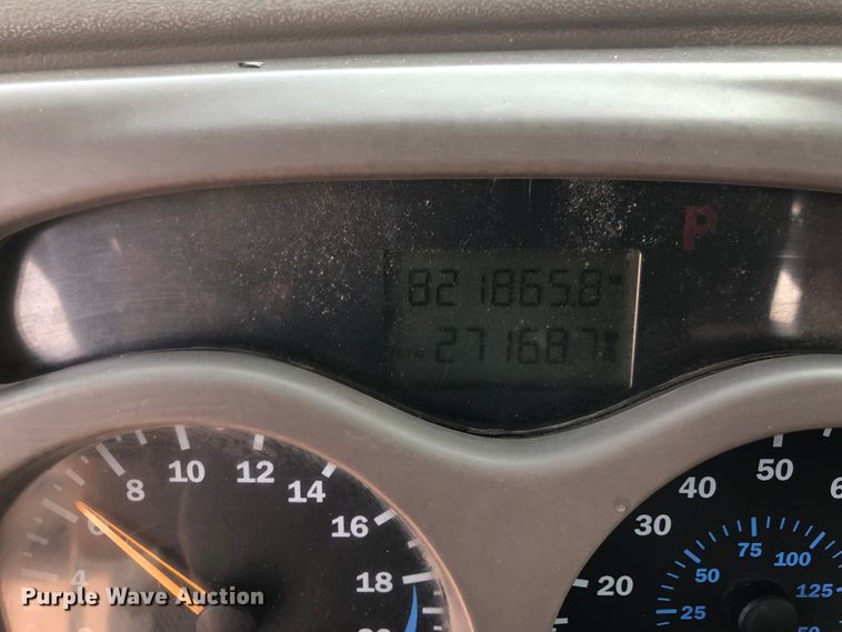 image for item DN1998 2001 Mack CH613  semi truck