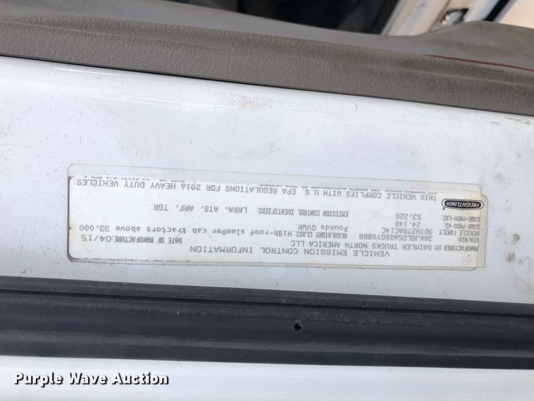 image for item DN1999 2016 Freightliner Cascadia 125  semi truck