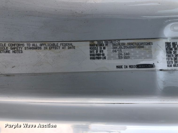 image for item DN1999 2016 Freightliner Cascadia 125  semi truck