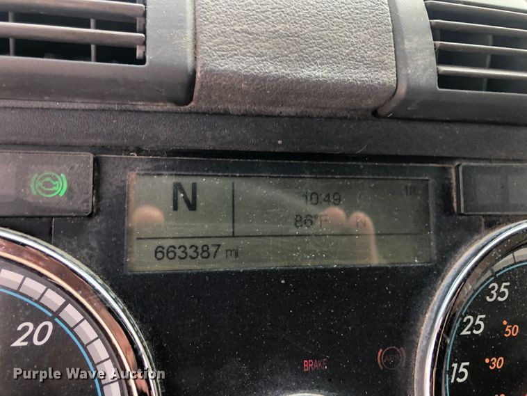 image for item DN1999 2016 Freightliner Cascadia 125  semi truck