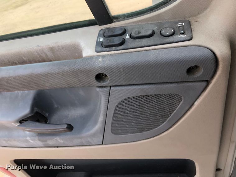 image for item DN1999 2016 Freightliner Cascadia 125  semi truck