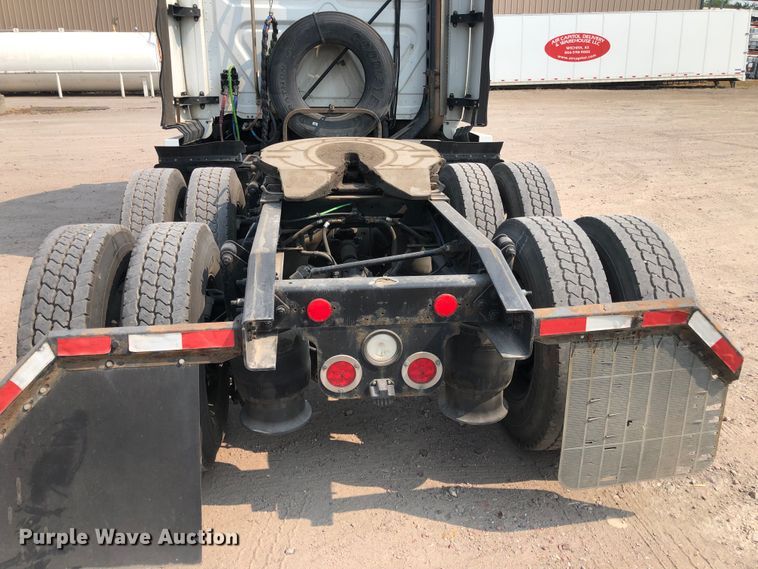 image for item DN1999 2016 Freightliner Cascadia 125  semi truck