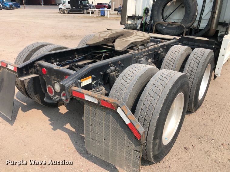 image for item DN1999 2016 Freightliner Cascadia 125  semi truck