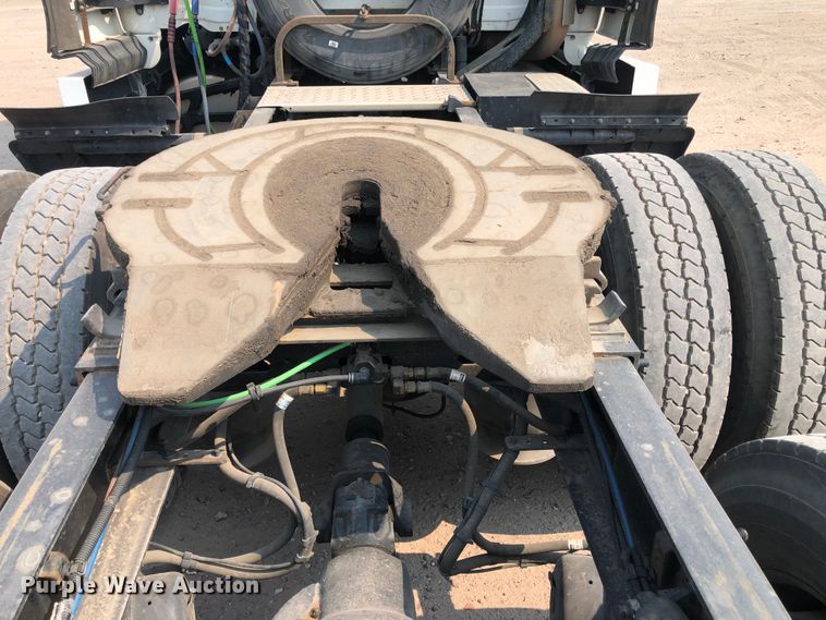 image for item DN1999 2016 Freightliner Cascadia 125  semi truck