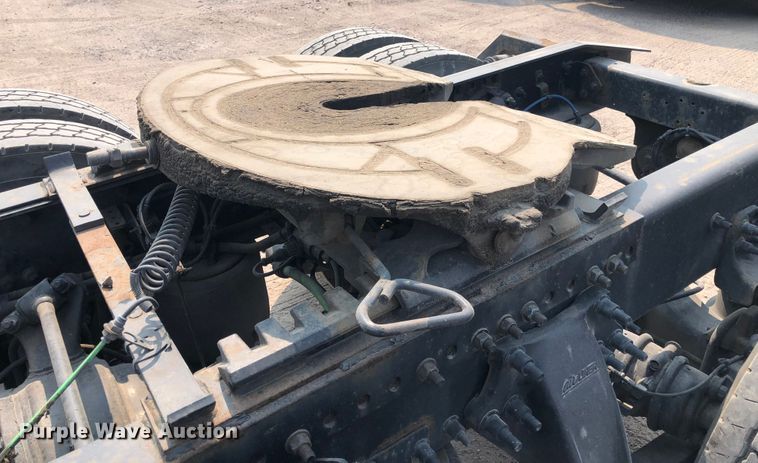 image for item DN1999 2016 Freightliner Cascadia 125  semi truck