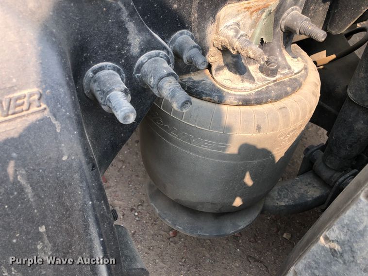 image for item DN1999 2016 Freightliner Cascadia 125  semi truck