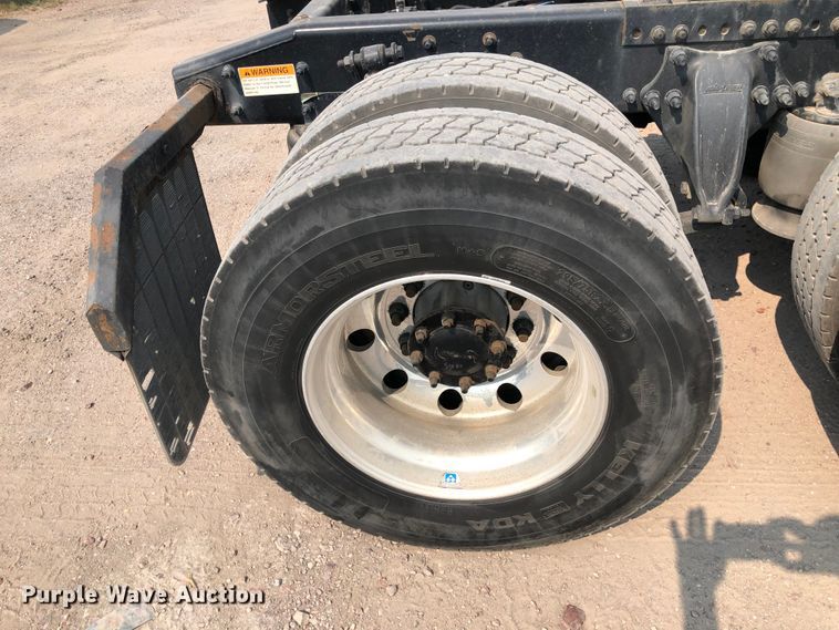 image for item DN1999 2016 Freightliner Cascadia 125  semi truck