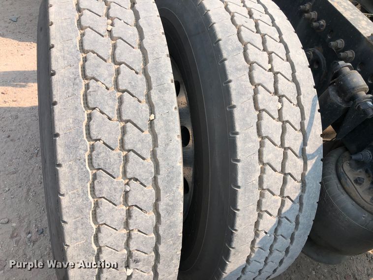 image for item DN1999 2016 Freightliner Cascadia 125  semi truck