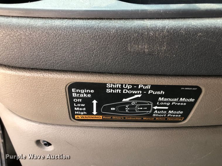 image for item DN2000 2015 Freightliner Cascadia 125  semi truck