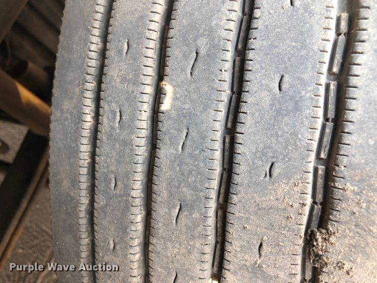 image for item DN2000 2015 Freightliner Cascadia 125  semi truck