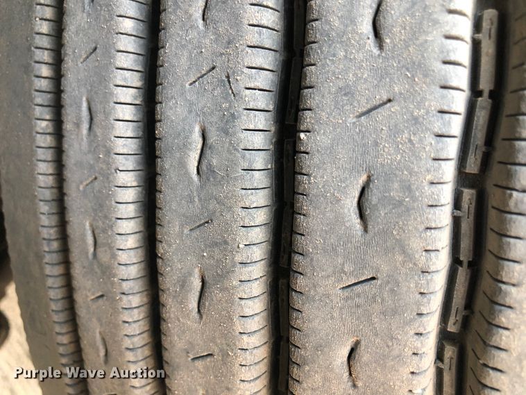 image for item DN2000 2015 Freightliner Cascadia 125  semi truck