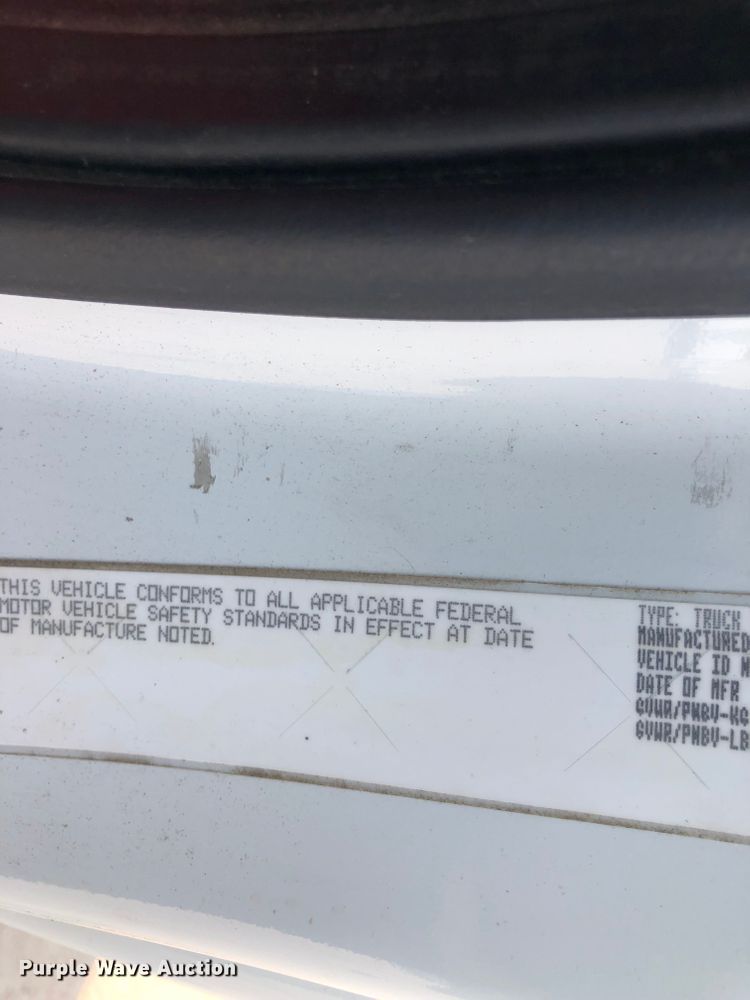 image for item DN2001 2015 Freightliner Cascadia 125  semi truck