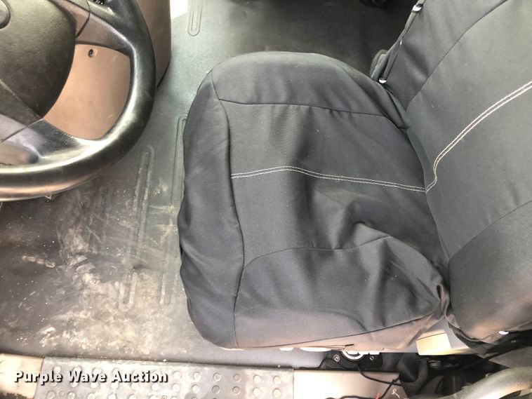 image for item DN2001 2015 Freightliner Cascadia 125  semi truck