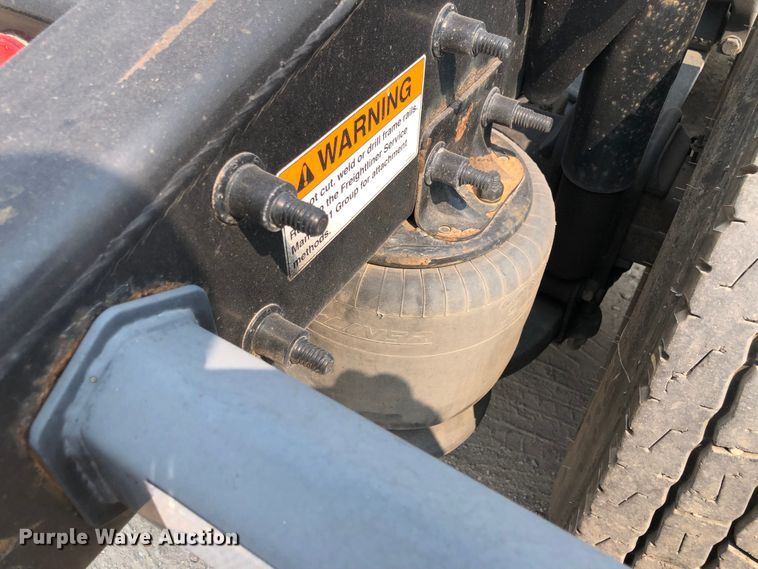 image for item DN2001 2015 Freightliner Cascadia 125  semi truck