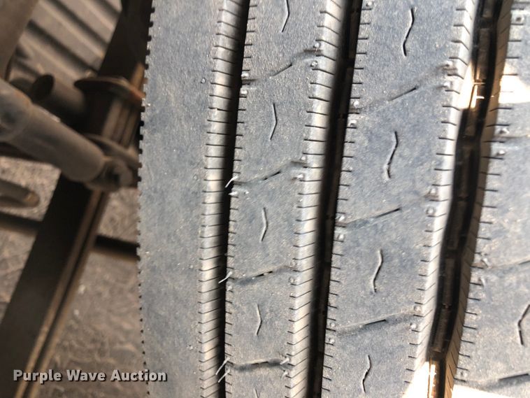 image for item DN2001 2015 Freightliner Cascadia 125  semi truck