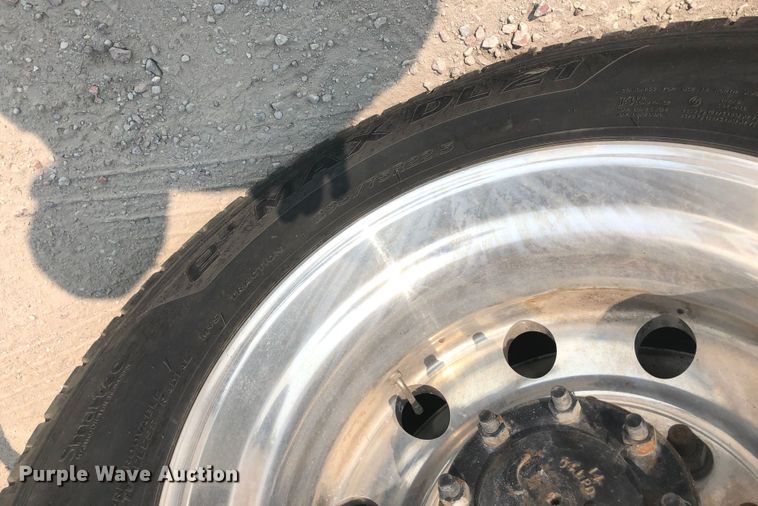 image for item DN2001 2015 Freightliner Cascadia 125  semi truck