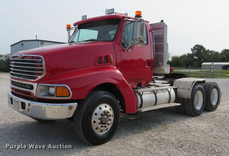 image for item FP9360 2003 Sterling LT9500  semi truck