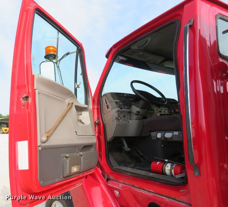 image for item FP9360 2003 Sterling LT9500  semi truck