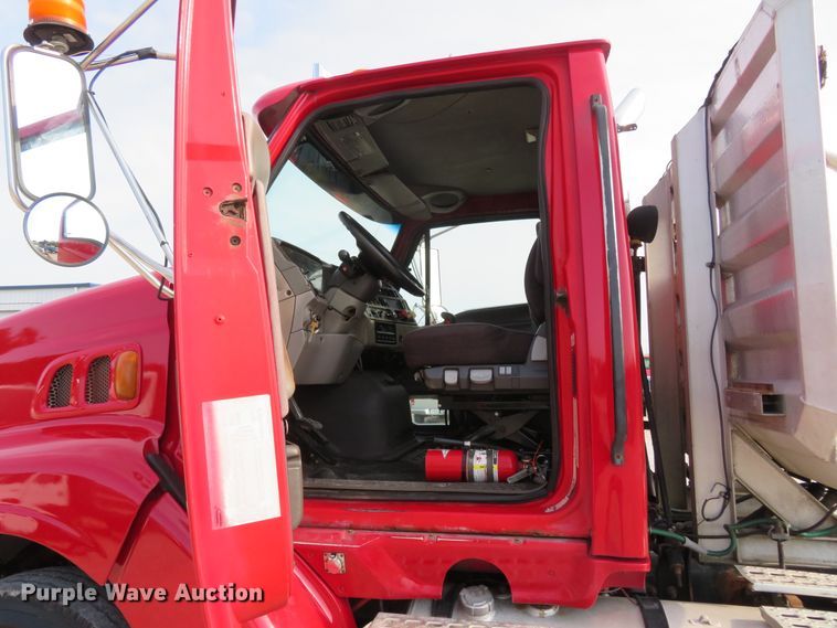 image for item FP9360 2003 Sterling LT9500  semi truck