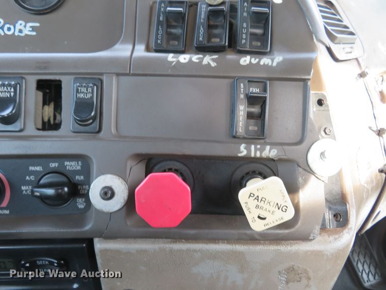 image for item FP9360 2003 Sterling LT9500  semi truck