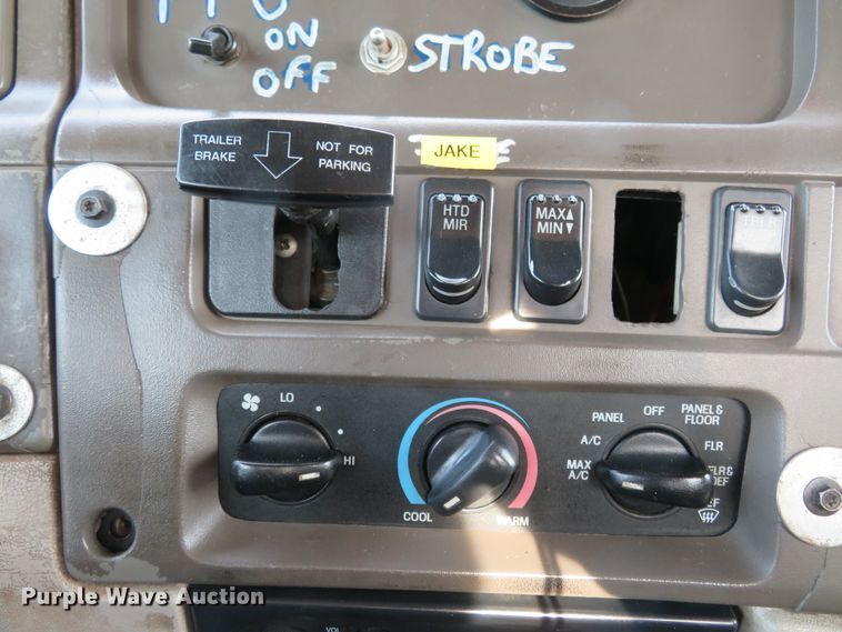 image for item FP9360 2003 Sterling LT9500  semi truck