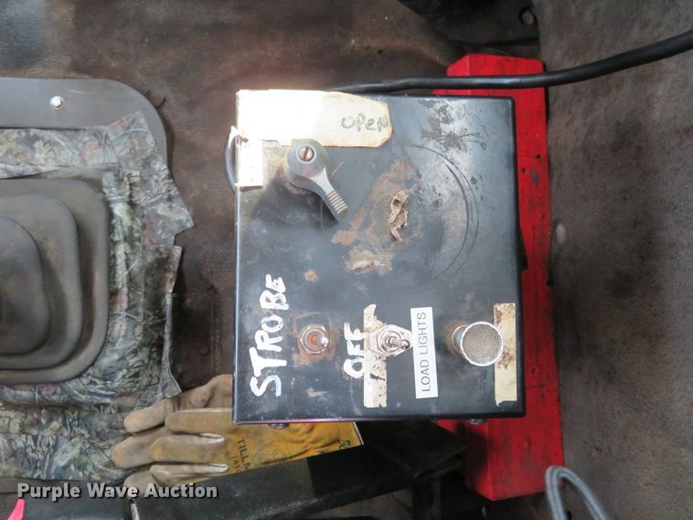 image for item FP9360 2003 Sterling LT9500  semi truck