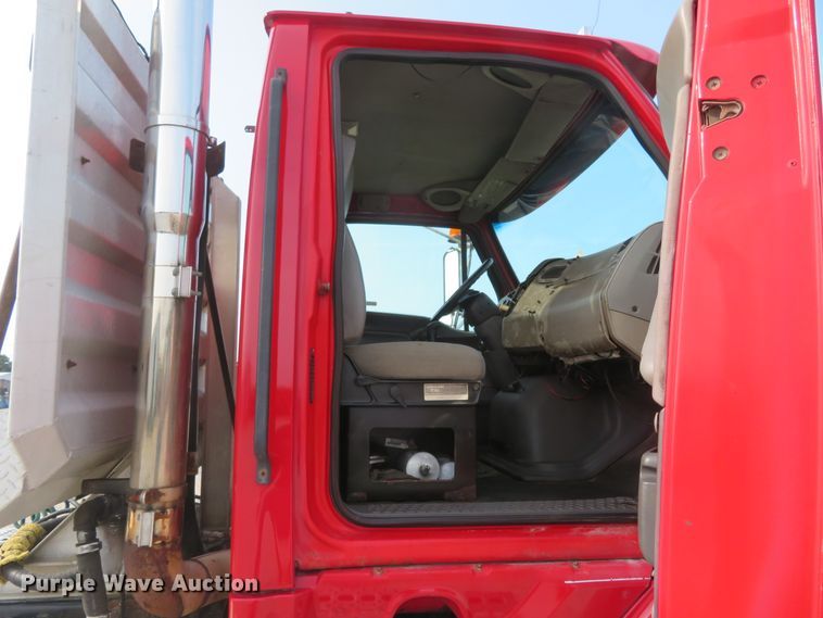 image for item FP9360 2003 Sterling LT9500  semi truck