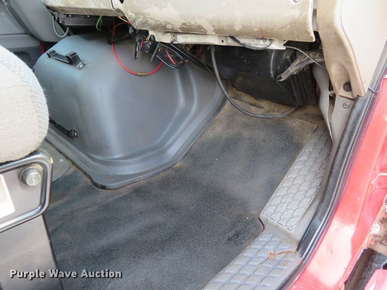 image for item FP9360 2003 Sterling LT9500  semi truck