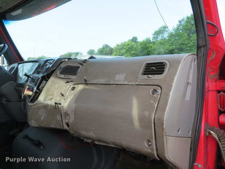 image for item FP9360 2003 Sterling LT9500  semi truck