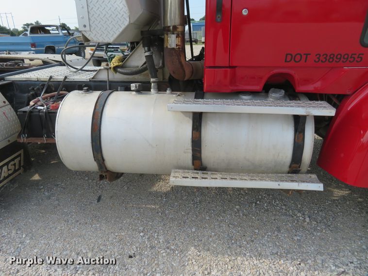 image for item FP9360 2003 Sterling LT9500  semi truck