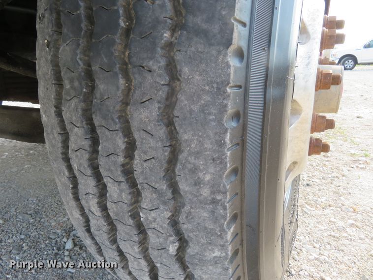 image for item FP9360 2003 Sterling LT9500  semi truck