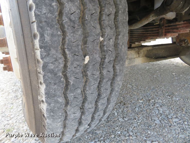 image for item FP9360 2003 Sterling LT9500  semi truck