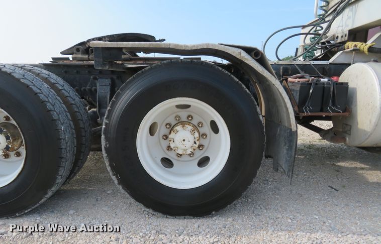 image for item FP9360 2003 Sterling LT9500  semi truck