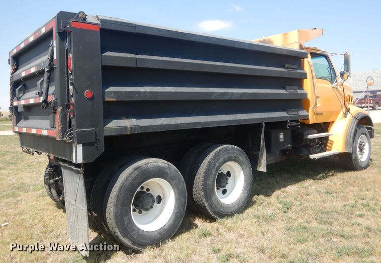 image for item HU9256 2006 Sterling LT7500  dump truck